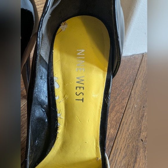 Nine West White and Black Patent Vegan Leather Stiletto Pumps Size 7 - Picture 12 of 14